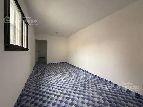 PH 2 Amb. en PA por Escalera, Sin Expensas, con Terraza a 3/c de Av. Maipú