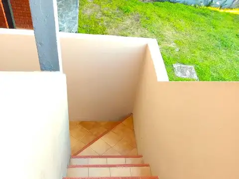 Depto Tipo Casa en Venta con 1 cocheras