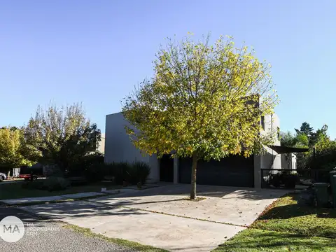 Casa 3 Dormitorios en barrio cerrado - Kentucky Club de Campo - Funes | Venta