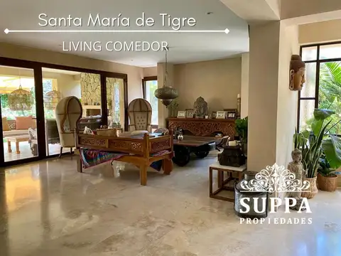 Casa en Venta con 4 cocheras