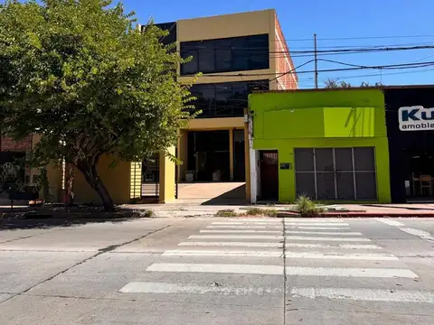 Avenida Castro Barros 600