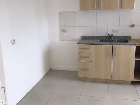 Departamento en Alquiler en Lanús Este, $ 530.000