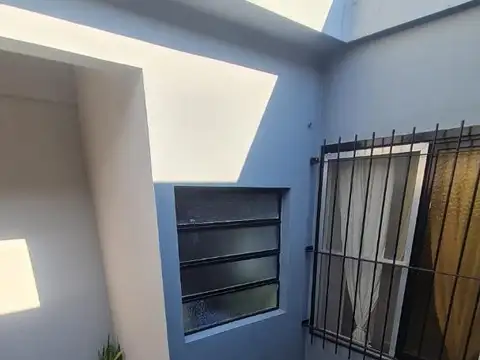 French 2100 , Piso 1