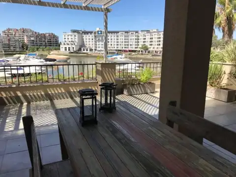 EN VENTA con renta espectacular 2 ambientes amoblado al rio en Terrazas de la Bahia 1, Nordelta