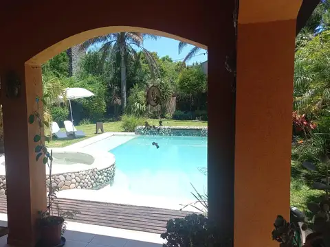 ALQUILER ENERO - Casa 3 habitaciones, jardin piscina parrilla y amenities- Rincón de la Costa