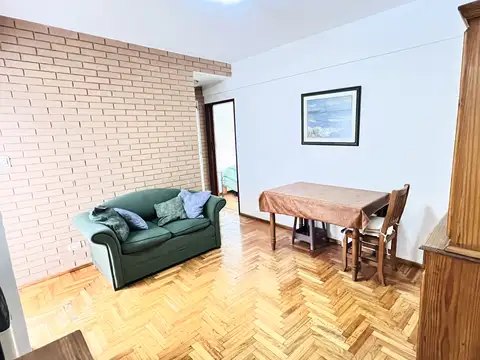 Costa Rica 3900, Piso 1