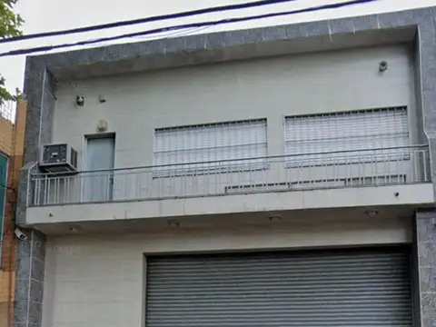 GALPON CON OFICINAS VESTUARIOS F. MOTRIZ