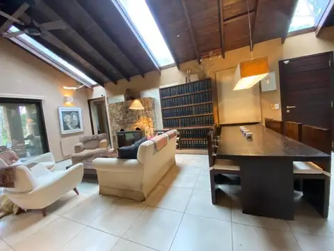 Casa en Venta con 1 cochera