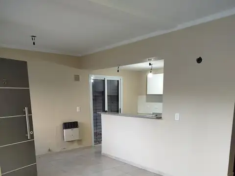 EXCELENTE DUPLEX EN CHACRAS DE CORIA