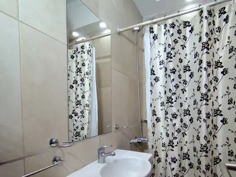 Depto Tipo Casa en Venta con 1 cocheras