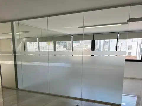Oficina 2 ambientes con 2 baños