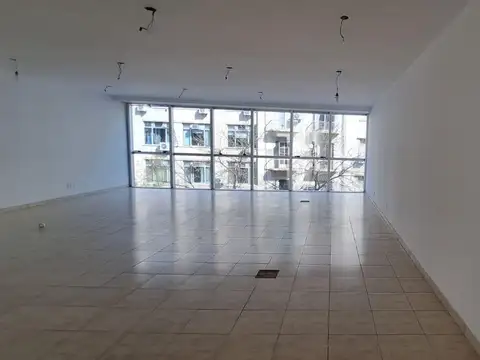 Piso en Tribunales en edificio moderno