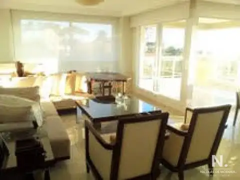 Departamento en Venta de 4 dormitorios
