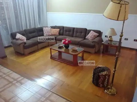 Casa en Venta en Versalles, USD 480.000
