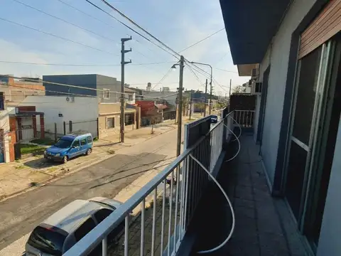 Depto Tipo Casa 4 ambientes con 1 baño