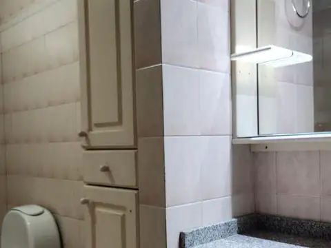 Casa 6 ambientes con 4 baños