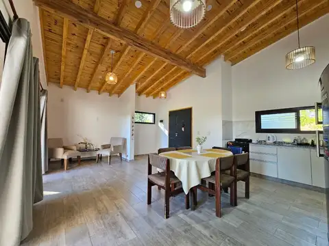 Casa en Alquiler con 1 cochera