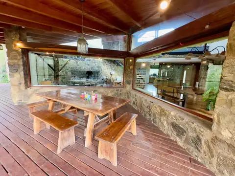 Casa 5 ambientes con 3 baños