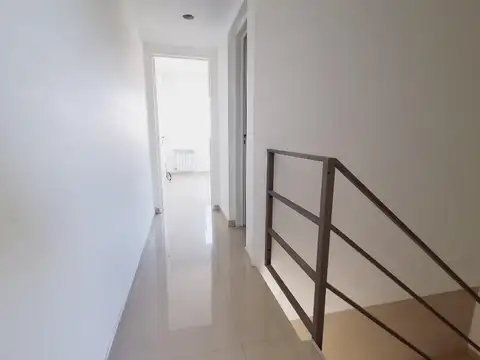Depto Tipo Casa 3 ambientes con 2 baños