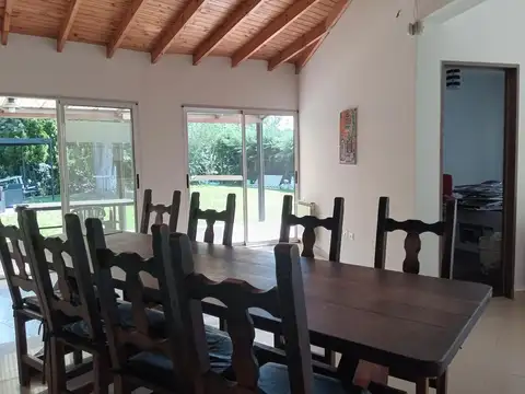 Casa en Alquiler Temporal con 4 cocheras