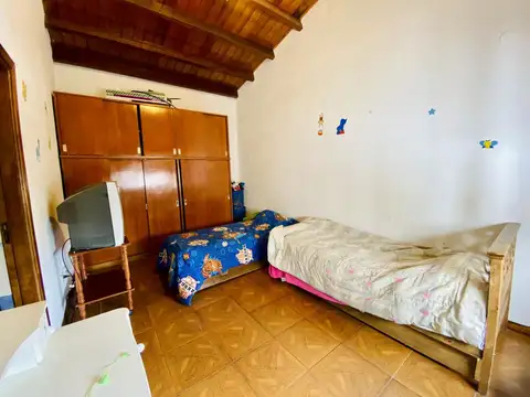 Casa 15 ambientes con 9 baños