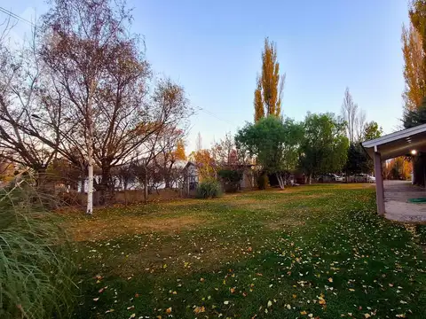 Casa 10 ambientes con 3 baños