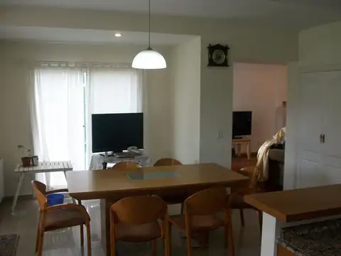 Casa 6 ambientes con 3 baños