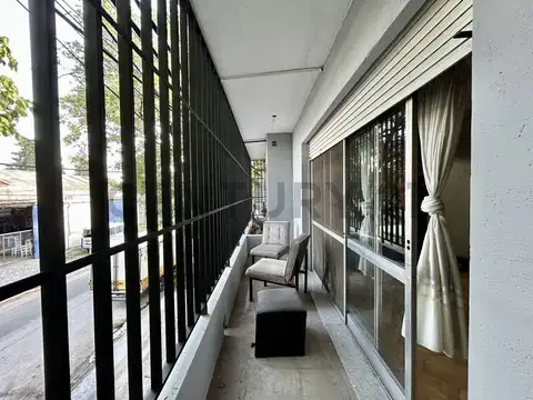 Casa 6 ambientes con 2 baños