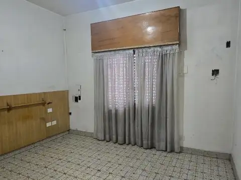 casa a la Venta 3 ambientes con cochera, Isidro Casanova