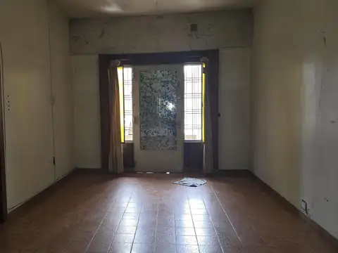 casa a la Venta 3 ambientes con cochera, Isidro Casanova