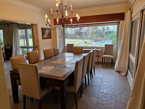 ALQUILER TEMPORARIO CASA  COUNTRY LUJAN 5 DORMITORIOS PILETA