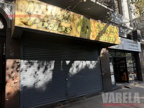 Avda. Rivadavia 2900 Once Local  frente a Plaza Miserere