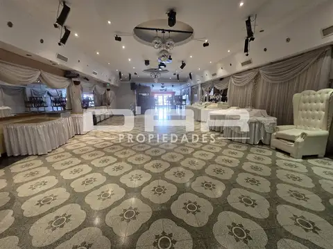 Avenida Emilio Castro 4900, Piso 1