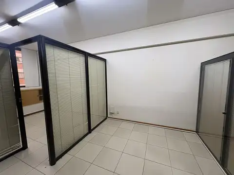 Oficina en Alquiler 25 años