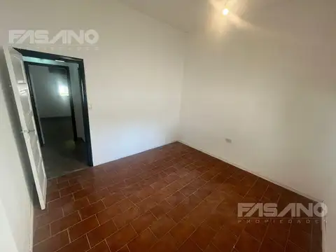 Depto Tipo Casa en Alquiler en Jose Leon Suarez, $ 550.000