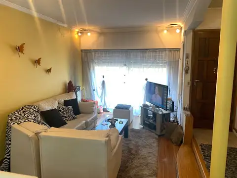 Casa 6 ambientes con 5 baños