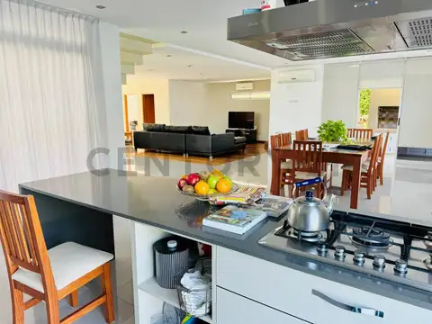 Casa a la venta en Joaquín Gorina