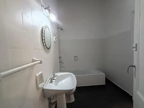 Depto Tipo Casa en Alquiler 60 años