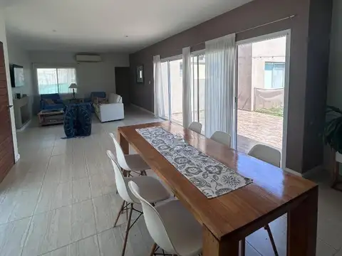 Casa en el cantón Golf oportunidad