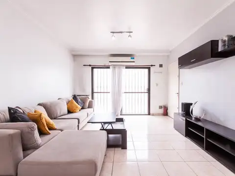 Depto Tipo Casa en Alquiler en Lanus, $ 850.000