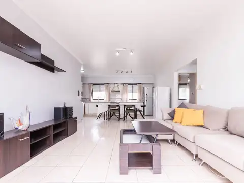 LUMINOSO DEPTO TIPO CASA AL FRENTE  CON TERRAZA Y PARRILLA SIN EXPENSAS