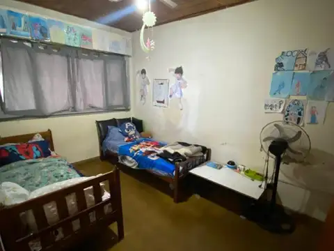 EN VENTA - Casa de 4 ambientes en el Centro de Derqui.