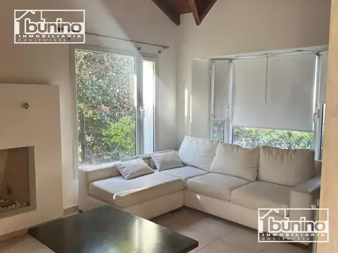 Alquiler permanente en Funes Hills, San Marino - 3 Dormitorios