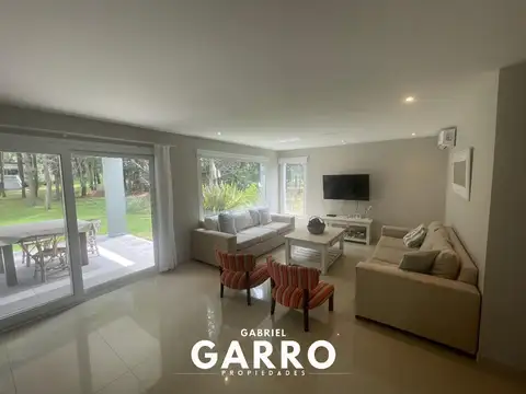 Casa en Alquiler Temporal en Barrio Residencial 1, USD 7.500