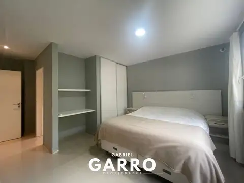 Casa en Alquiler Temporal con 3 cocheras