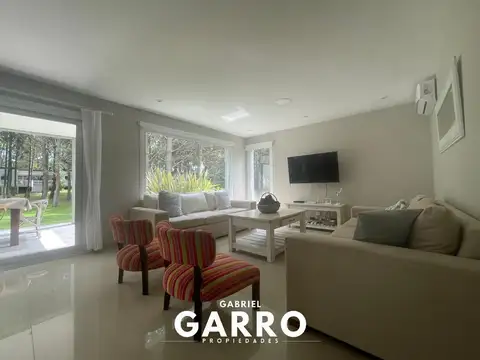 Casa en Alquiler Temporal con 3 cocheras