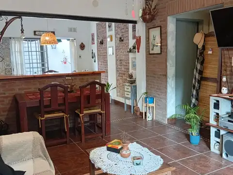 Casa 6 ambientes con 3 baños