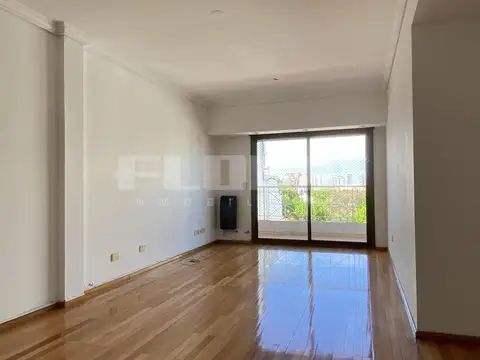 Departamento 3 ambientes con terraza propia y cochera en Olivos