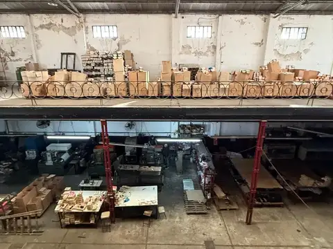 ALQUILER DE DEPOSITO  DE 1351 M2 CON OFICINAS EQUIPADAS  EN BOEDO