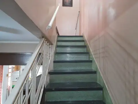 Departamento tipo casa en venta en Liniers